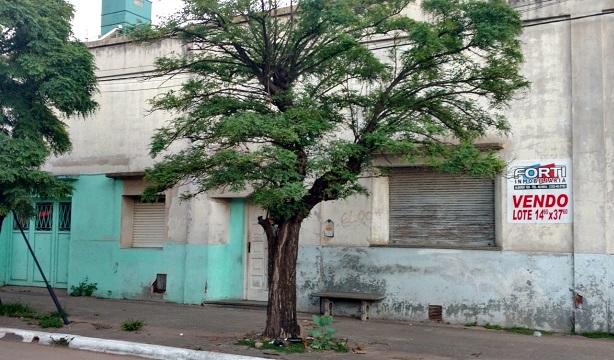 AMPLIO TERRENO EN ZONA U/COMERCIAL ADMINISTRATIVA