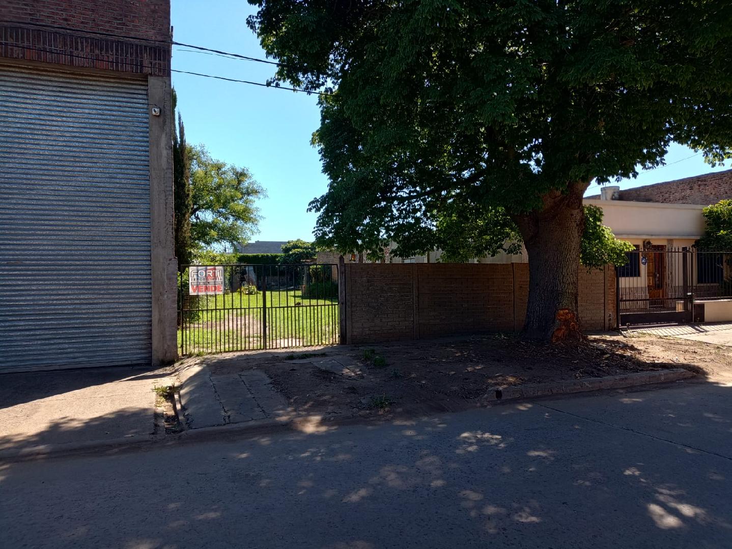 TERRENO DE 10 x 43 MTS., S/ASFALTO TODOS LOS SERVICIOS